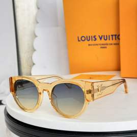 Picture of Louis Vuitton Sunglasses _SKUfw77169830fw